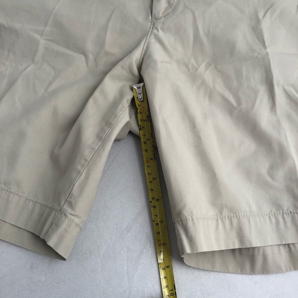 Gap khaki cotton flat front shorts - Picture 2 of 6